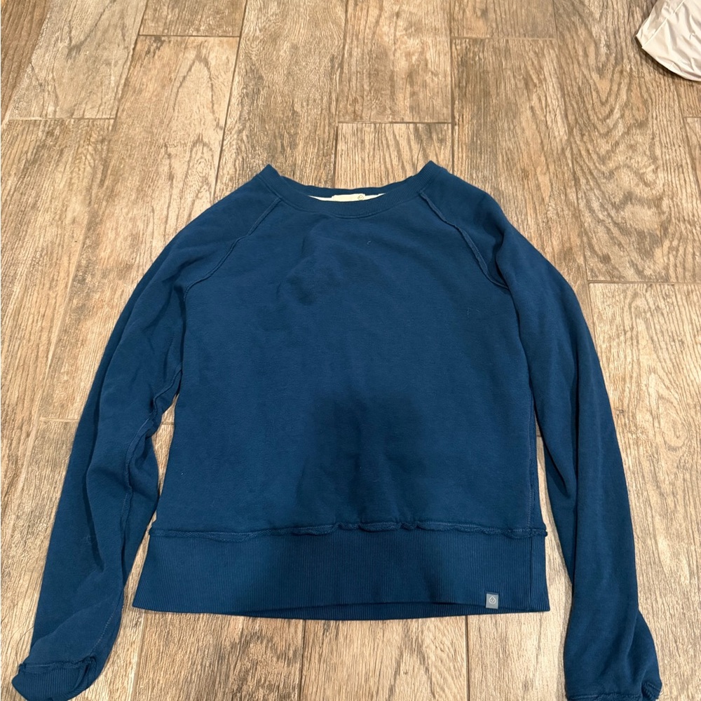 Women’s tasc sweatshirt